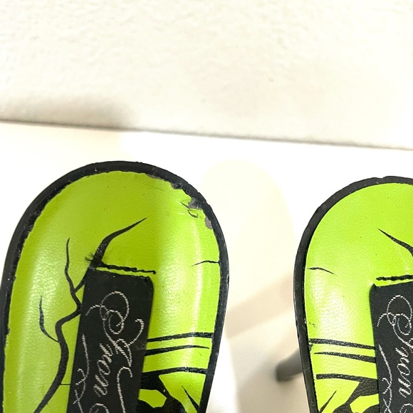 Iron Fist Green and Black Zombie Heels - Picture 6 of 13